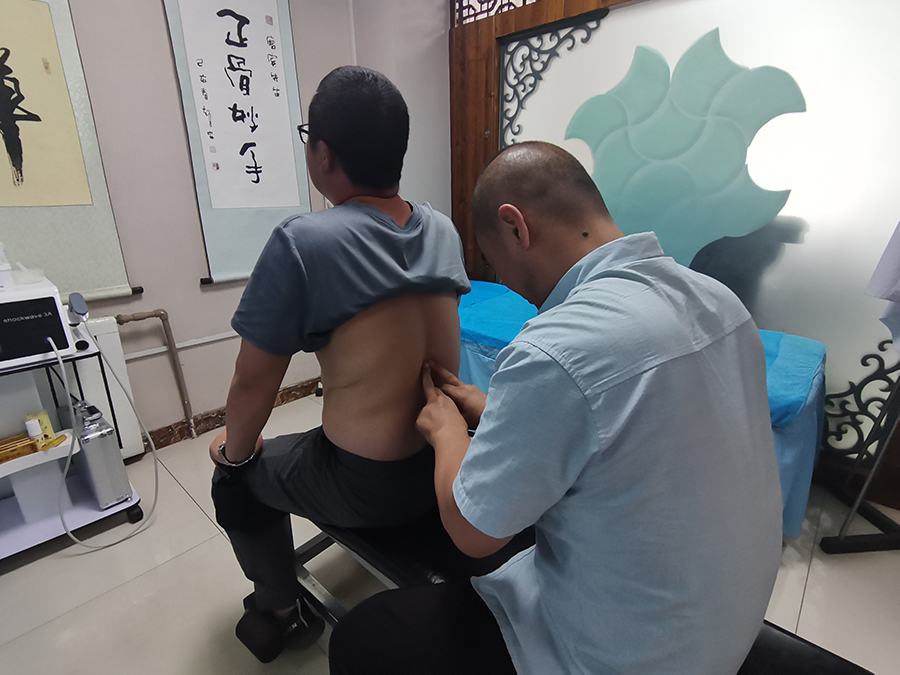 南京正骨推拿疗法调理颈椎病的4步操作方法：调颈椎